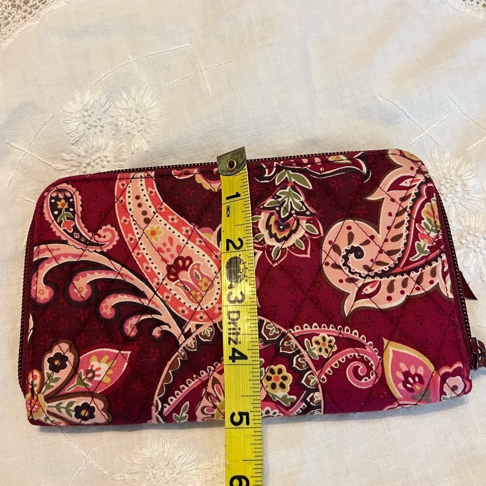 Vera Bradley Paisley Print Quilted Wallet Maroon Burgundy 8 x 5” Zip closure - Picture 6 of 9